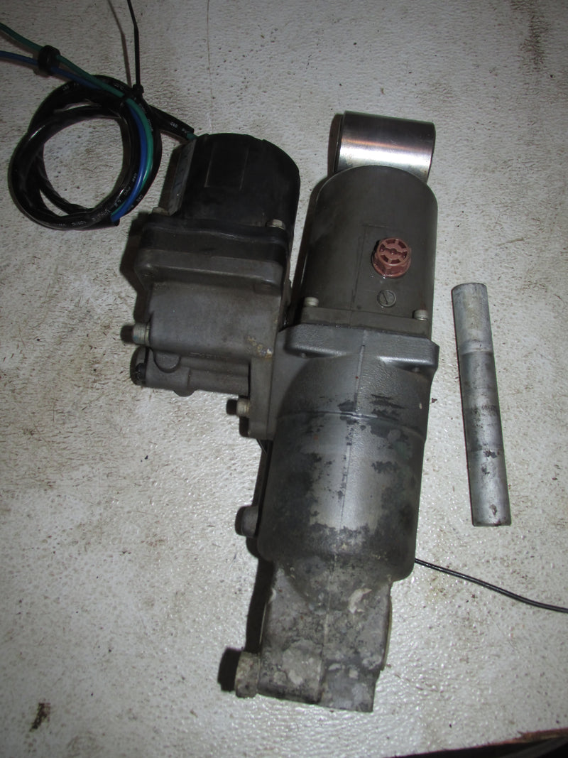Suzuki DF90 90hp Outboard Tilt Trim Unit (Parts)