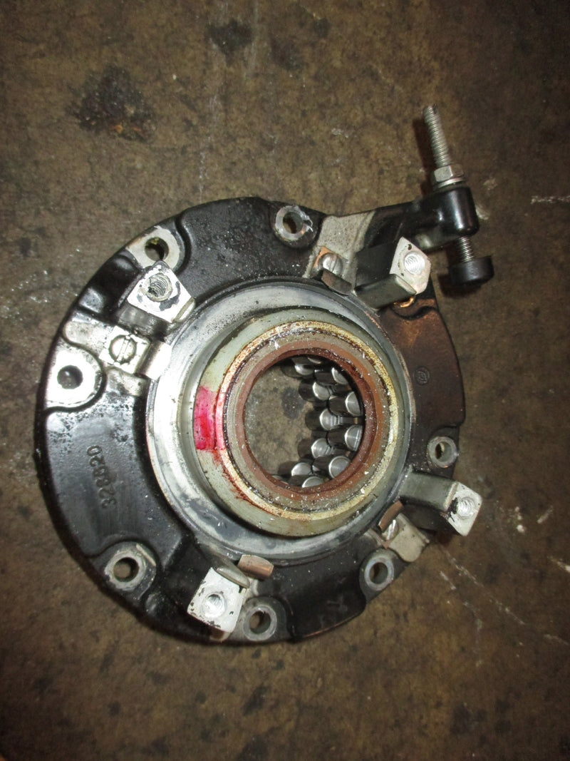 Evinrude 120hp 2 stroke outboard bearing carrier (328620)