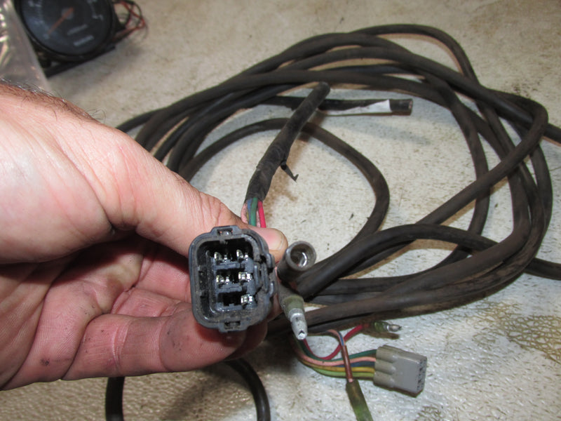 Suzuki 2 Stroke Outboard Engine Monitor Gauge and Harness