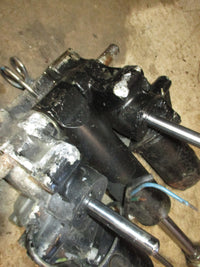 Load image into Gallery viewer, Johnson ocean runner 200hp 2st outboard tilt trim unit
