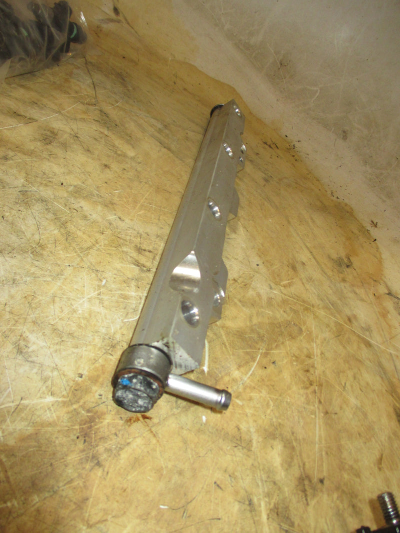 Suzuki DF140A 140hp 4 stroke outboard fuel rail (15751-92J00)