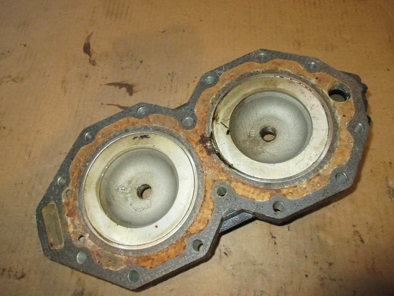 Evinrude 120hp 2 stroke outboard cylinder head (353686-1)