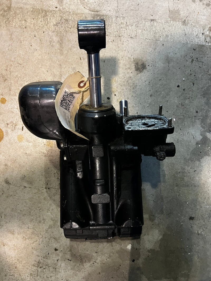 Suzuki DF60 60hp 4 stroke outboard SHOWA tilt trim unit NO MOTOR