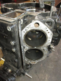 Load image into Gallery viewer, Johnson 90-115hp 2st outboard crankcase block
