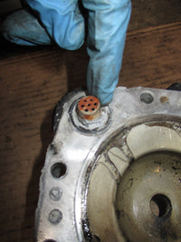 Load image into Gallery viewer, Johnson 90-115hp 2st outboard cylinder head (335810)
