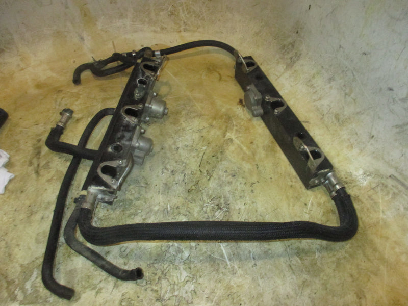 Mercury 225hp Optimax 2 stroke outboard fuel rail (895748-895749)