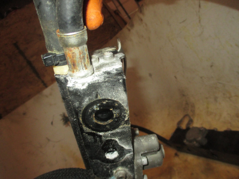 Mercury 225hp Optimax 2 stroke outboard fuel rail (895748-895749)