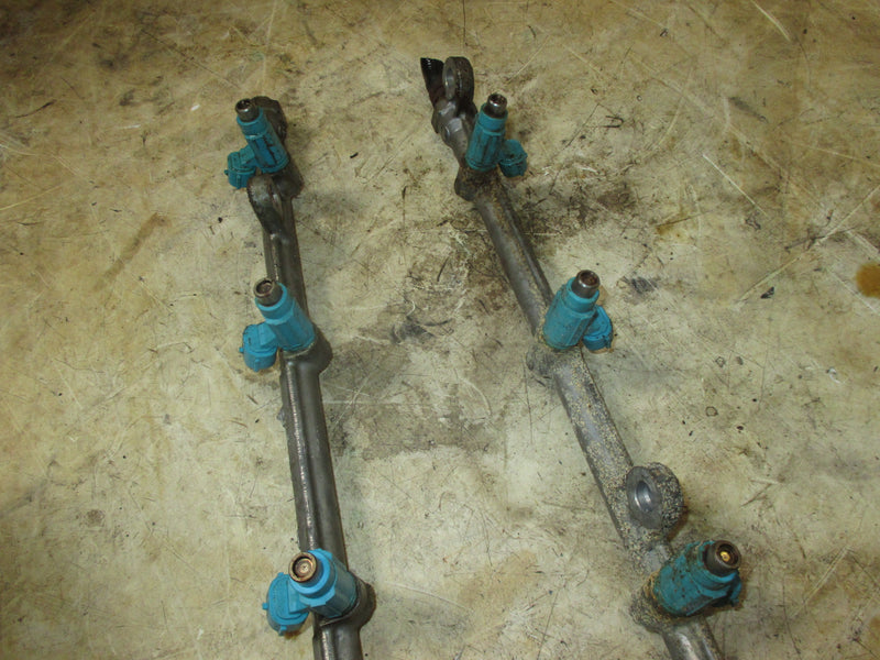 Suzuki DF225 225hp outboard fuel rail and injector set 15710-93J00