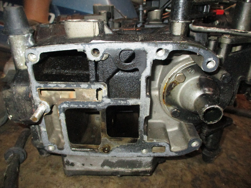Johnson 40hp 2 stroke outboard crankcase powerhead