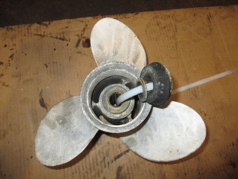 Nissan 40hp 2 stroke outboard aluminum propellor (11P)