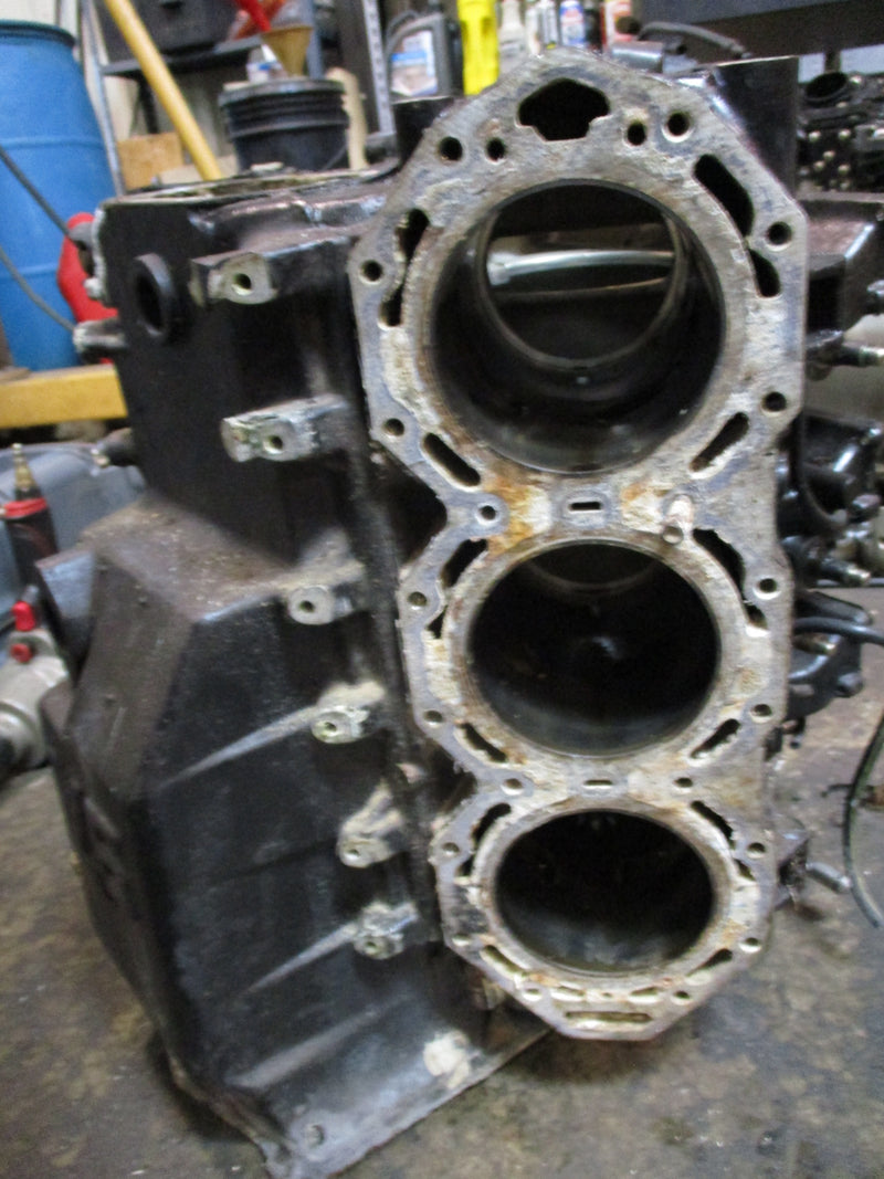 Johnson Ocean Pro 200hp 2 stroke outboard crankcase block