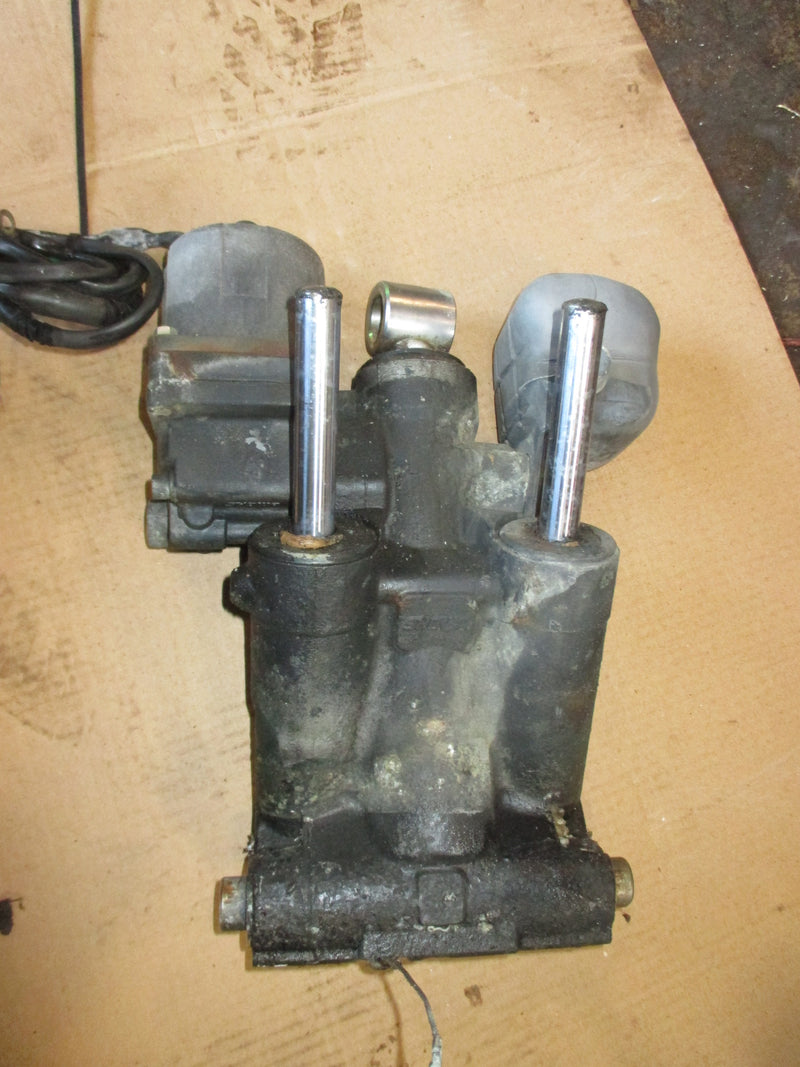 Suzuki DF140 140hp outboard tilt trim unit