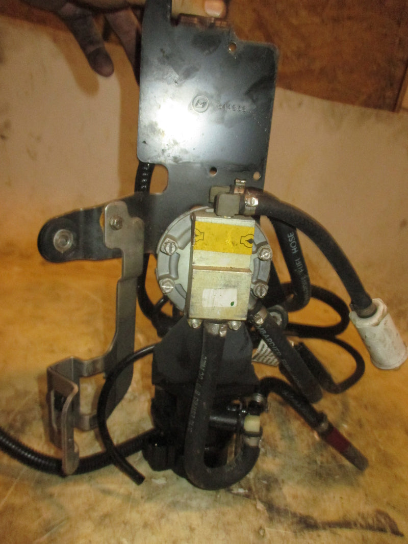 Evinrude Ficht 200hp 2 Stroke outboard oil injector (5004920)