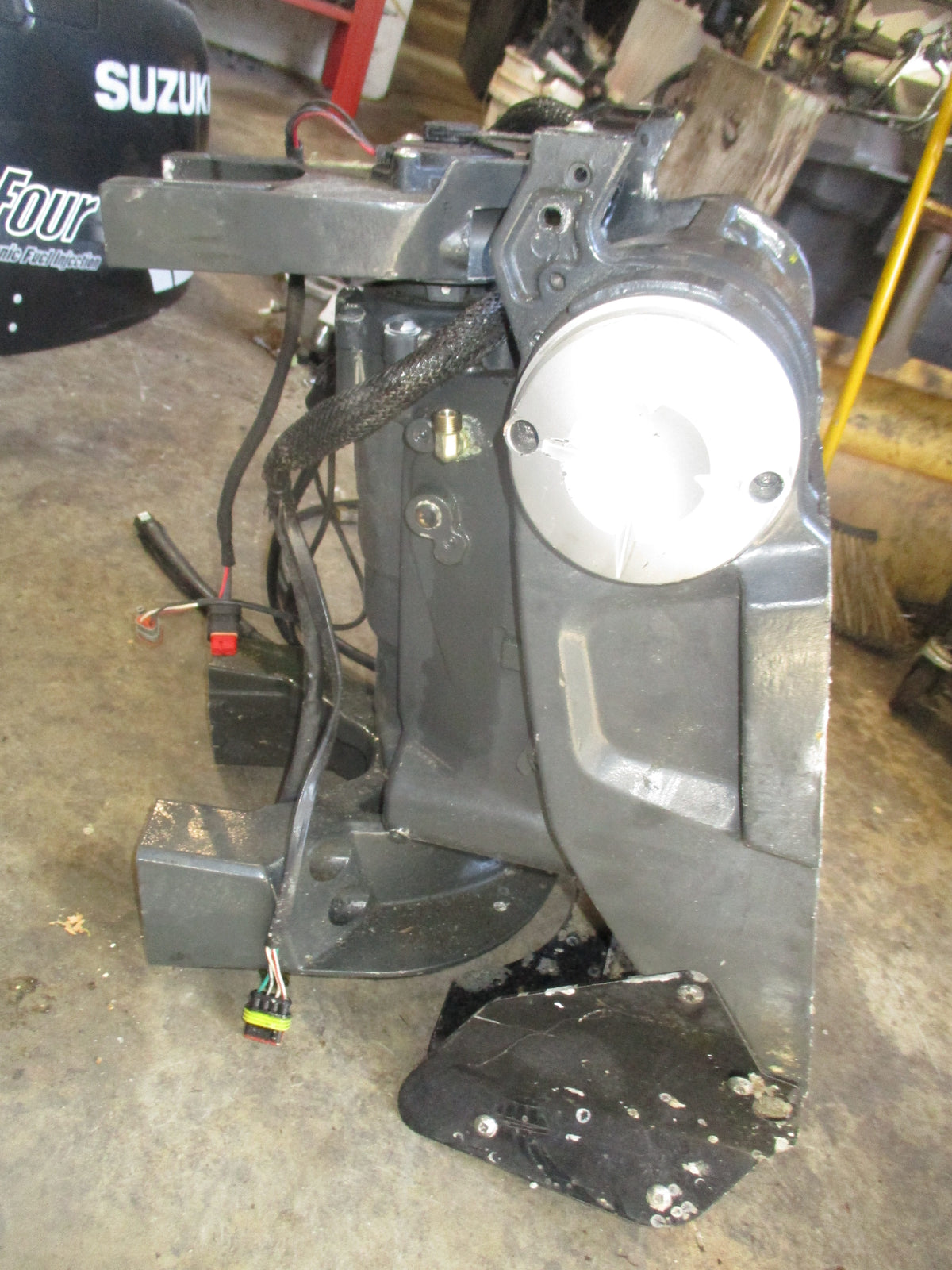 Evinrude ETEC G2 250hp outboard tilt trim unit