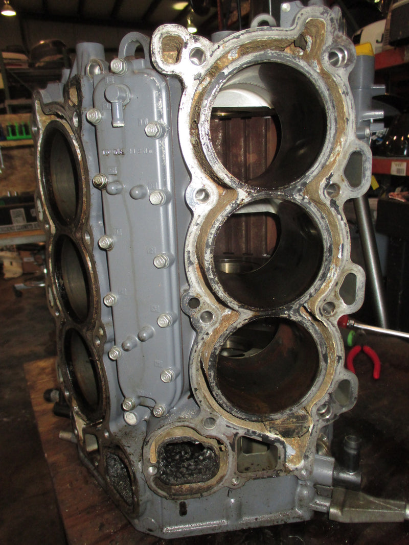 Yamaha 225hp 4 stroke outboard crankcase block