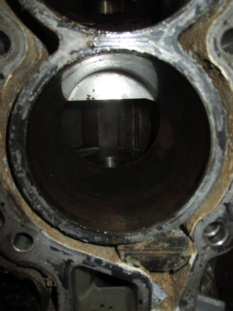 Yamaha 225hp 4 stroke outboard crankcase block