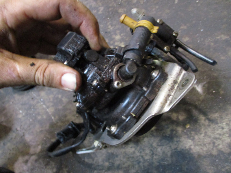 Johnson Ocean Pro 200hp 2 stroke outboard 4 wire VRO fuel pump (438400)