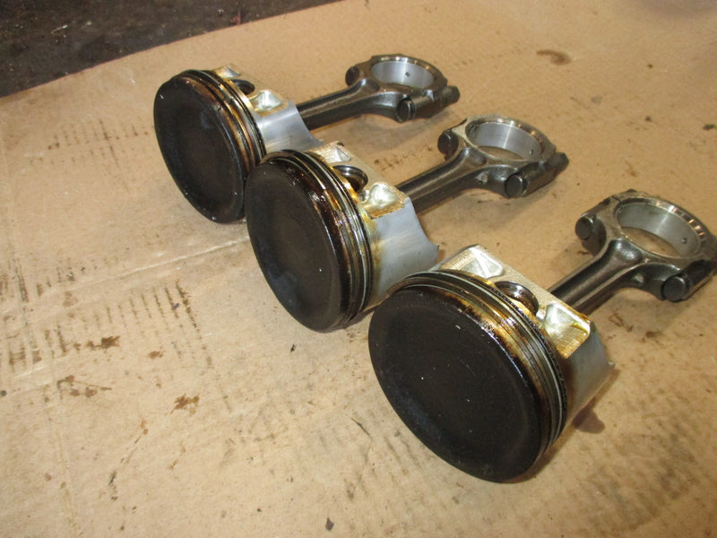 Suzuki DF140 outboard piston and rod set of 3