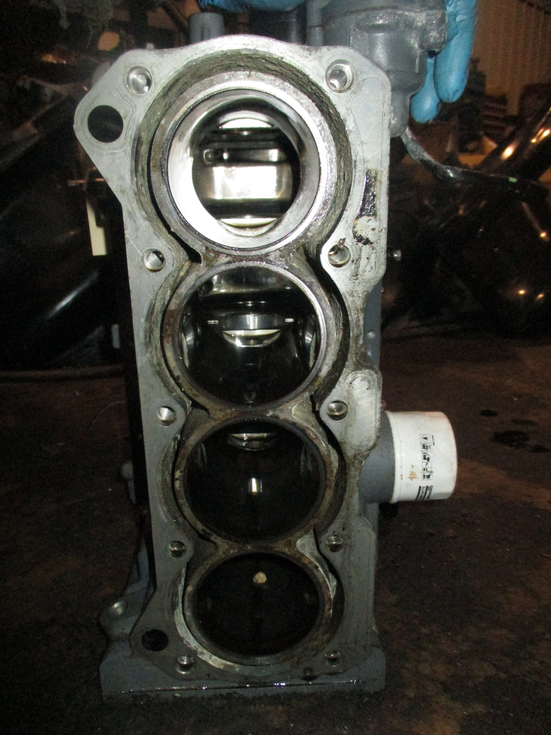 Suzuki DF70 outboard crankcase block