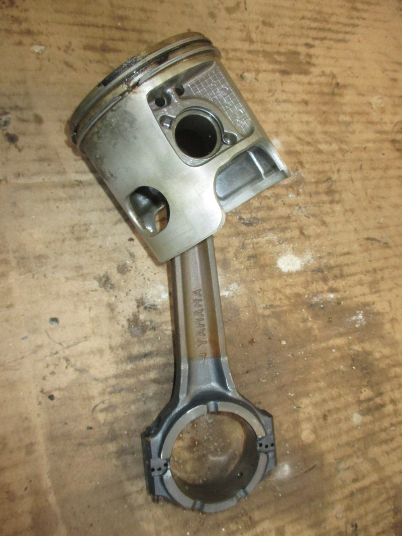 Yamaha 250hp 2 stroke outboard starboard piston and rod (62J-02)