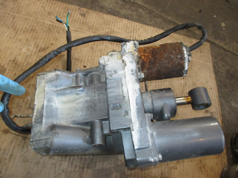 Yamaha 250hp 2 stroke outboard tilt trim unit