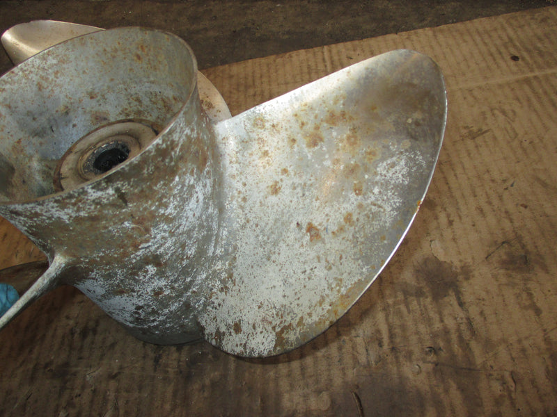 Yamaha 250hp 2 stroke outboard stainless steel propellor (13 3/4x17-M)
