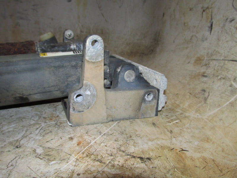 Mercury 100hp 2 Stroke Outboard Tilt trim unit
