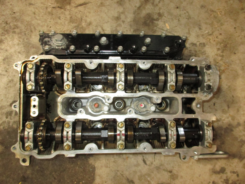 Yamaha/mercury 225hp 4 stroke outboard starboard cylinder head