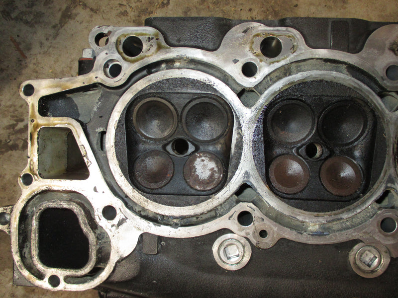 Yamaha/mercury 225hp 4 stroke outboard starboard cylinder head
