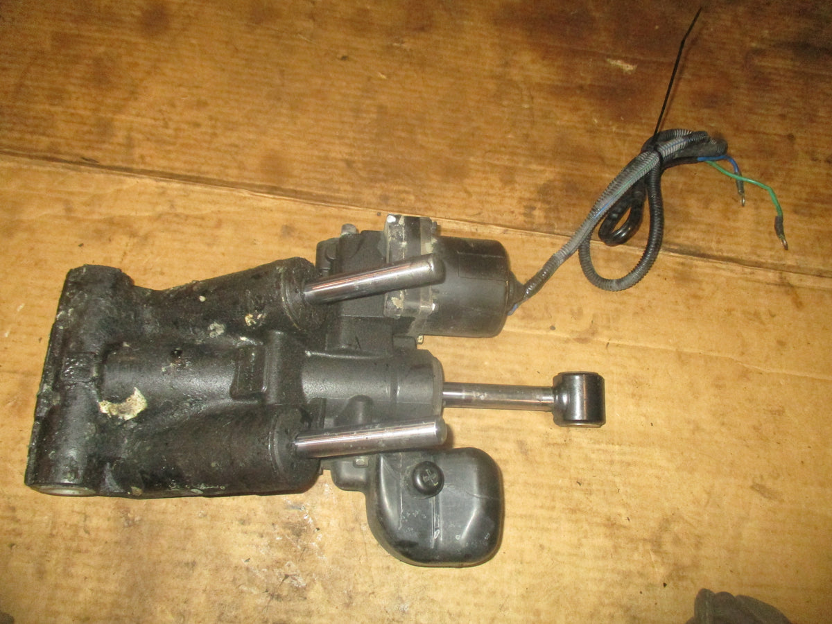 Suzuki DF70 hp 4 stroke outboard SHOWA tilt trim unit