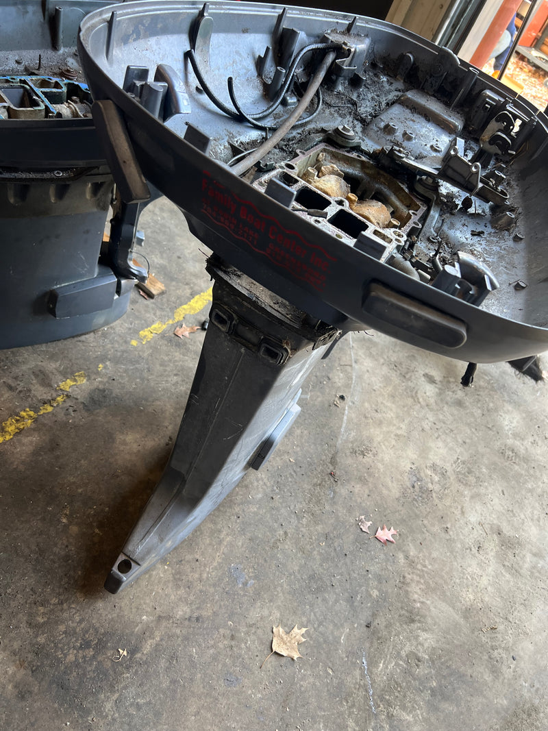 Yamaha 150hp 2 stroke outboard 25" midsection