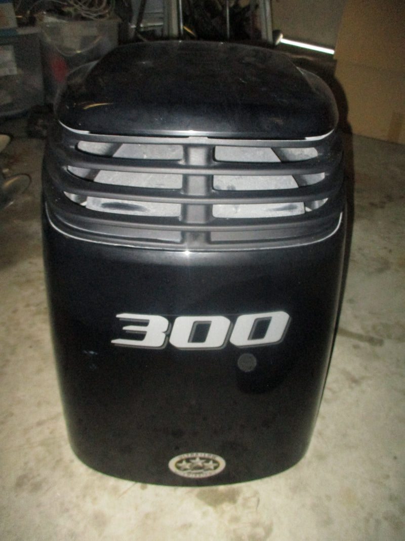 Suzuki DF300A 300hp outboard top cowling CRACK ON SIDE