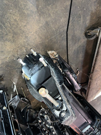 Load image into Gallery viewer, Mercury 90hp 2 stroke outboard 20 inch midsection
