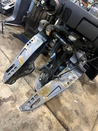 Load image into Gallery viewer, Yamaha OX66 200hp 2 stroke outboard 25" midsection
