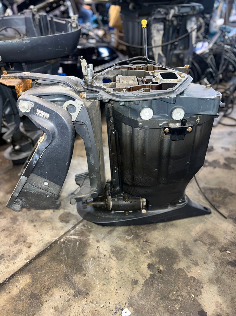 Yamaha 4.2L 300hp 4 stroke outboard 25" midsection