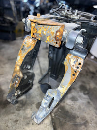 Load image into Gallery viewer, Yamaha 4.2L 300hp 4 stroke outboard 25" midsection
