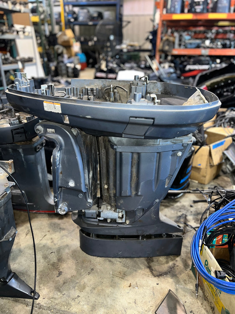 Yamaha 250hp 4 stroke outboard 30" shaft mid section