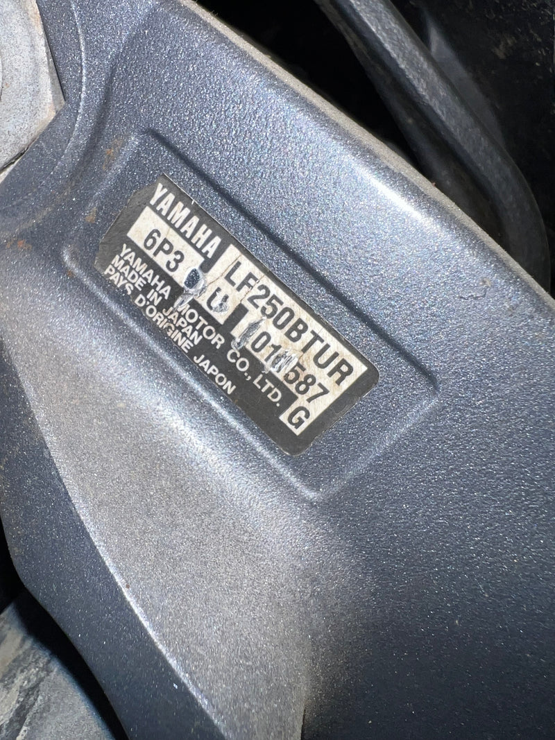 Yamaha 250hp 4 stroke outboard 30" shaft mid section
