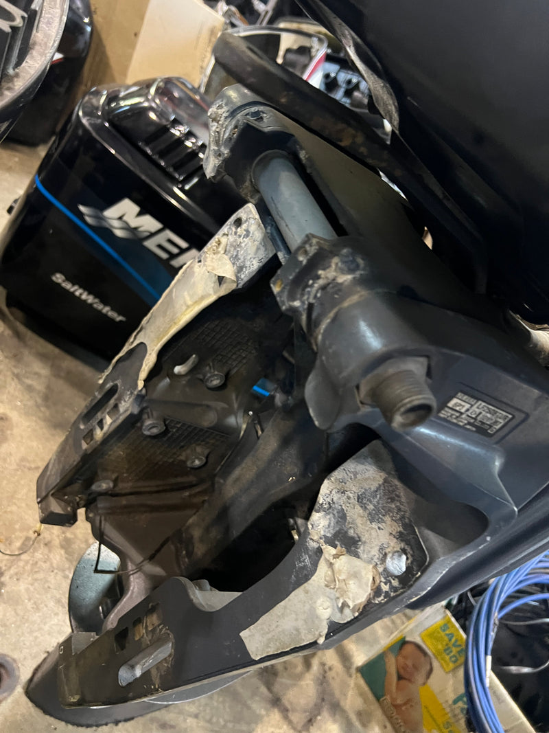 Yamaha 250hp 4 stroke outboard 30" shaft mid section
