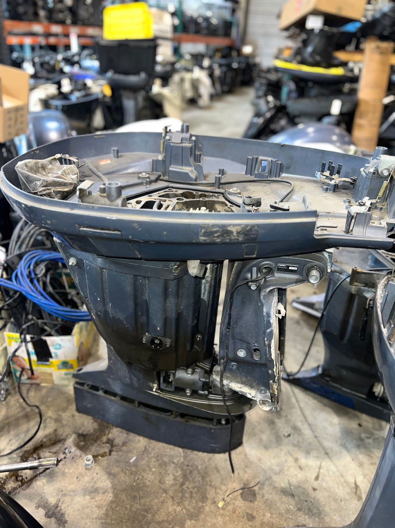 Yamaha 250hp 4 stroke outboard 30" shaft mid section