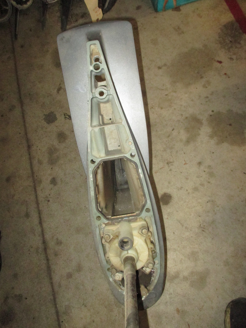 Yamaha 225hp outboard 25 inch counter rotation lower unit (PARTS)