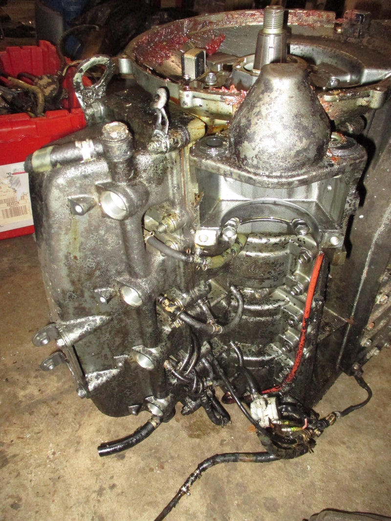 Suzuki 140hp 2 stroke outboard crankcase powerhead