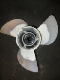 Load image into Gallery viewer, Yamaha 2 stroke outboard aluminum propeller 13 1/4 x 17-K
