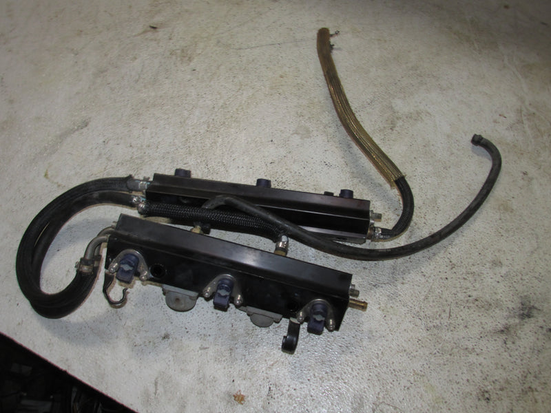 Mercury Optimax 135hp 2 Stroke Outboard Fuel Rail & Injector Set (804527/804511)