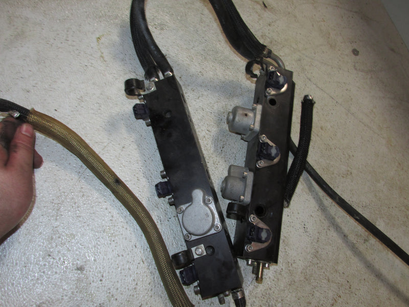 Mercury Optimax 135hp 2 Stroke Outboard Fuel Rail & Injector Set (804527/804511)