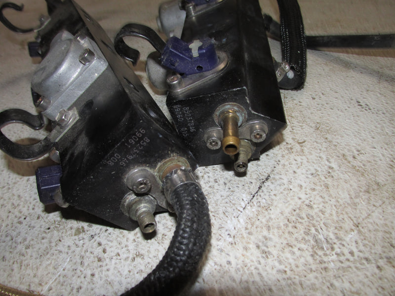 Mercury Optimax 135hp 2 Stroke Outboard Fuel Rail & Injector Set (804527/804511)