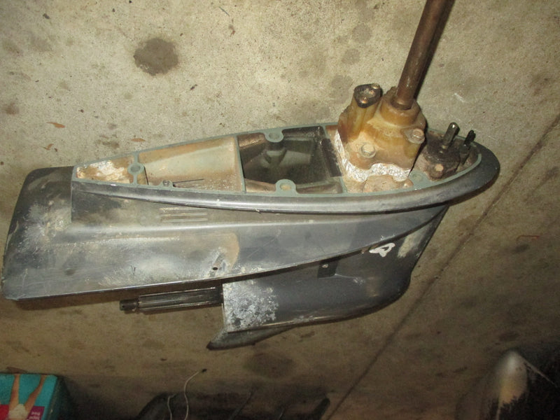 Yamaha 90hp 2 stroke outboard lower unit (PARTS)