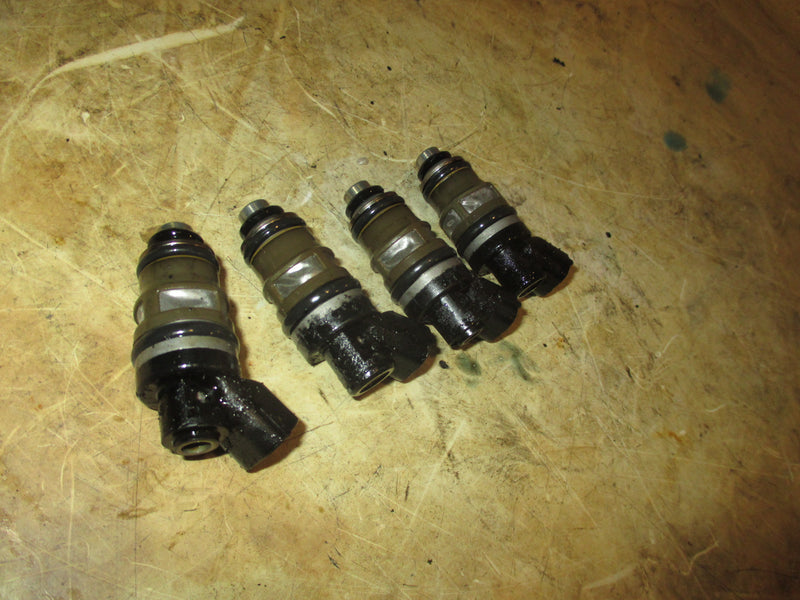 Suzuki 140hp 2 stroke outboard fuel injector set (15710-94900)