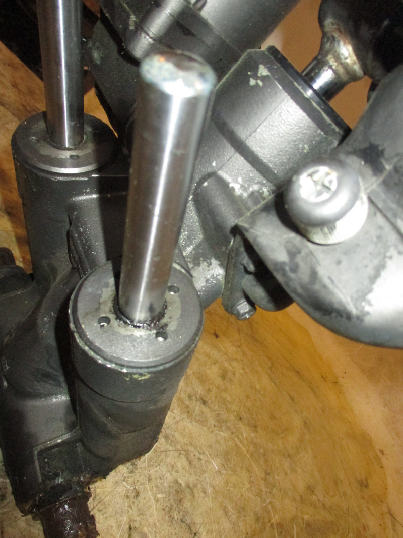 Nissan 70hp Plus 2 stroke outboard tilt trim unit