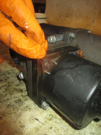 Load image into Gallery viewer, Suzuki DF115 115hp 4 stroke outboard Tilt trim unit
